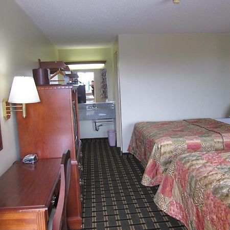 Hospitality Inn Bowmansville Номер фото