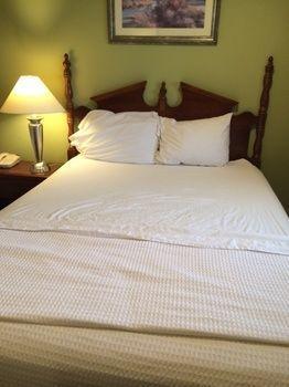 Hospitality Inn Bowmansville Екстер'єр фото