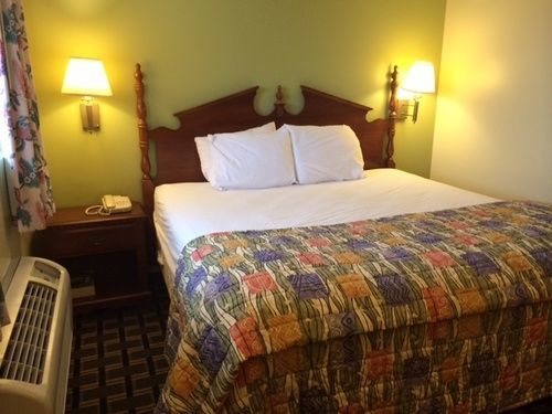 Hospitality Inn Bowmansville Екстер'єр фото
